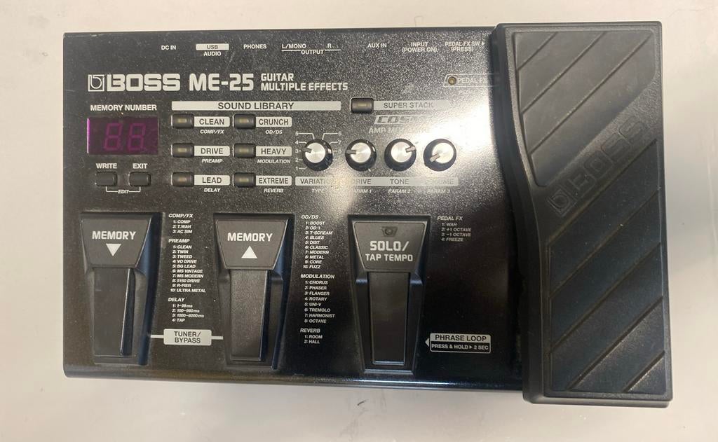 BOSS ME 25, Musique & Instruments, Instruments à corde | Guitares | Basses, Enlèvement, Comme neuf
