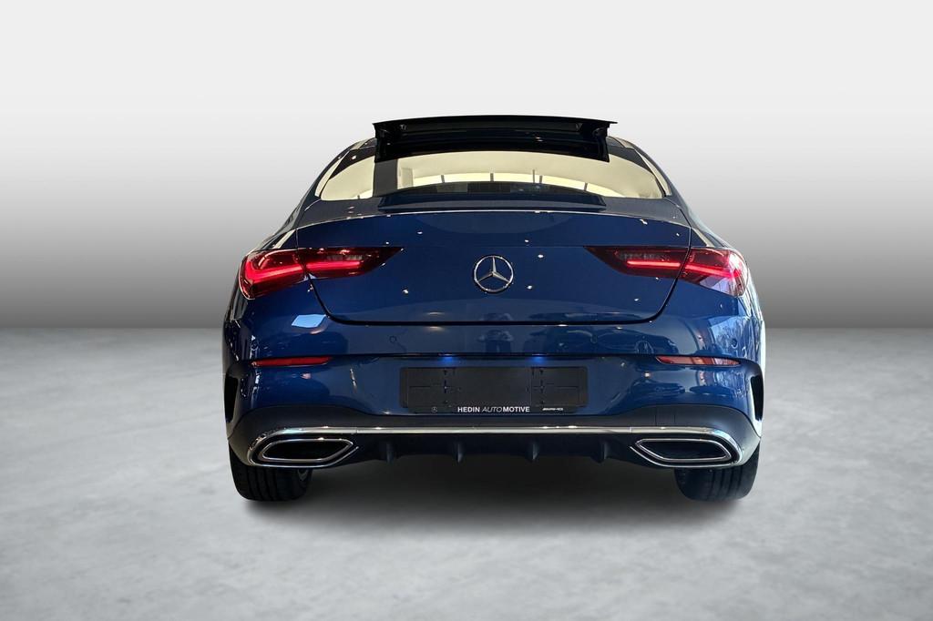 Mercedes-Benz CLA-Klasse 180 Coupé AMG Line | Panoramisch D, Auto's, Gebruikt, 4 cilinders, 5 zetels, 138 g/km