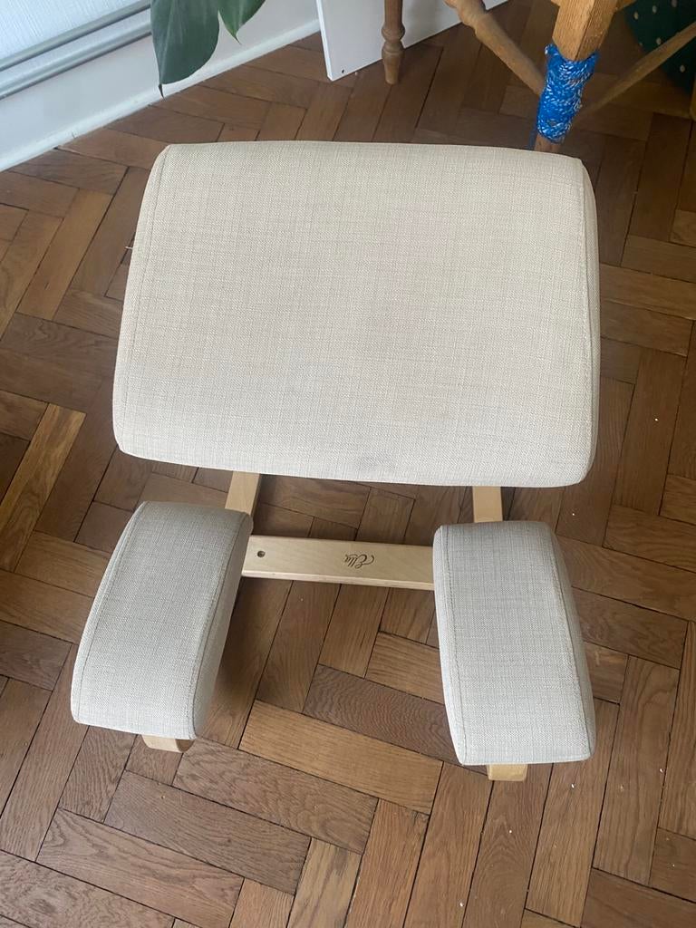 Ergonomische kniestoel Ella, Ophalen, Gebruikt, Beige, Bureaustoel