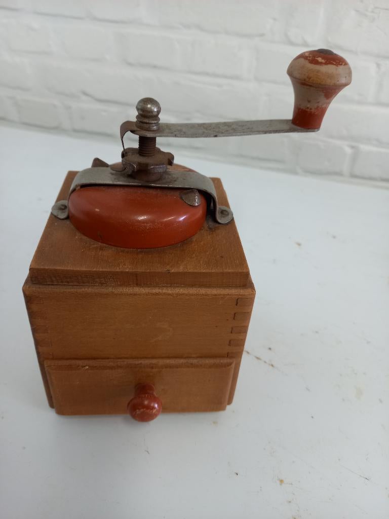 Oude koffiemolen (nummer 3), Ophalen