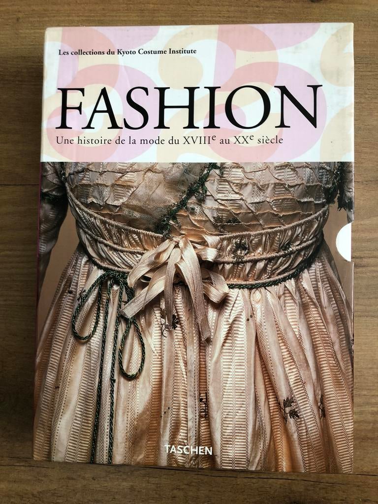 Fashion: Une histoire de la mode du XVIIIe au XXe siècle, Livres, Mode, Enlèvement ou Envoi, Utilisé, Mode en général