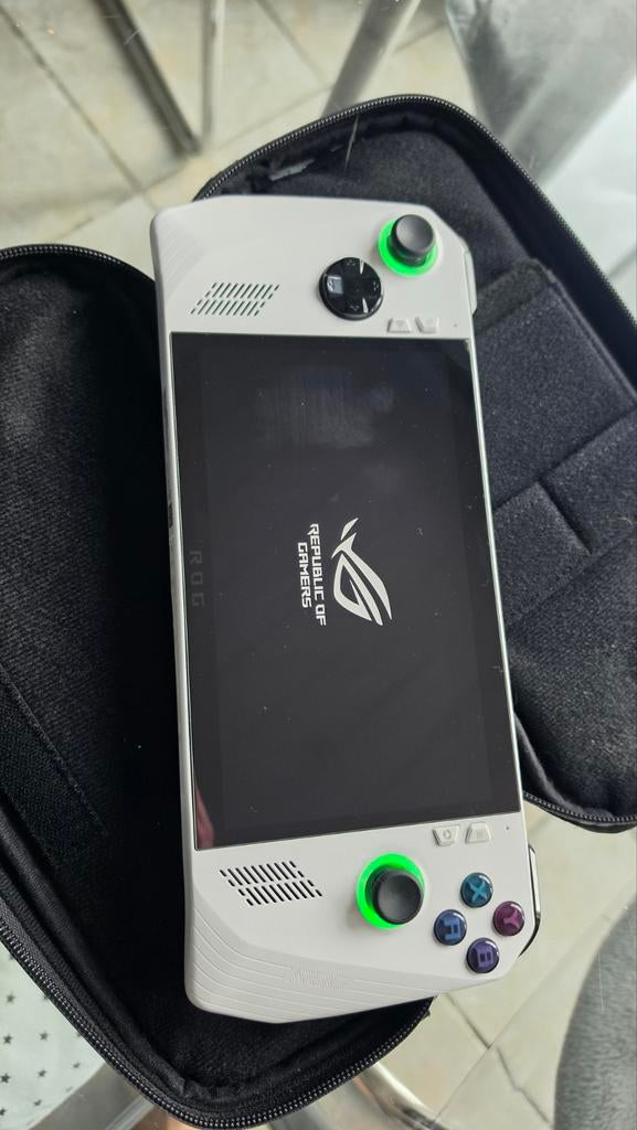 Asus Rog Ally Z1 512 GB + doos, ASUS