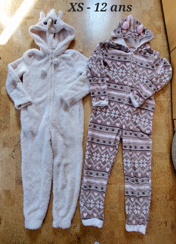 Pluche pyjama/onesie uit één stuk 12 jaar XS, Kleding | Dames, Pyjama's, Ophalen of Verzenden