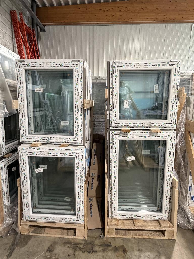 Liquidation - Châssis de fenêtres PVC en stock à bas prix, Bricolage & Construction, Enlèvement ou Envoi, Synthétique, Vitre comprise