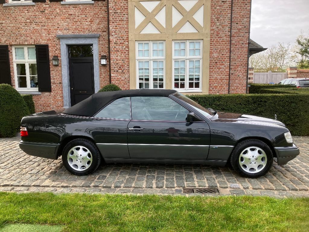 MERCEDES E220 cabrio "SPORTLINE"', Auto's, Mercedes-Benz, Automaat, Cabriolet, Zwart, Leder