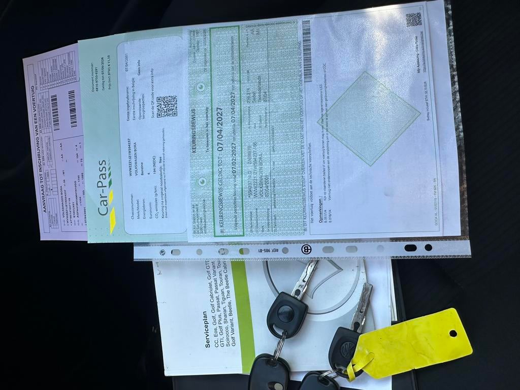 GARANTIE AUTOMATIQUE VW Bora 1.6 essence et CarPlay, Autos, Achat, Entreprise, Carnet d'entretien, Noir