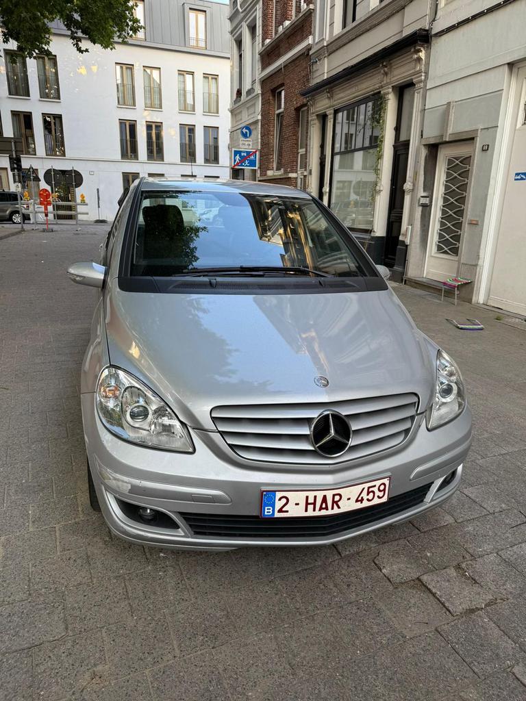 Mercedes b180d automaat *113000km*, Autos, Argent ou Gris, Entreprise, Entretenue par le concessionnaire, Noir