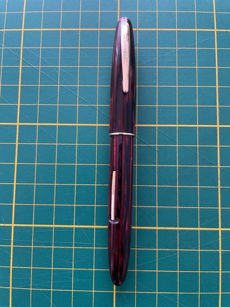 Sheaffer "350" Carmine (red stripes) 14k nib fountain pen, Ophalen of Verzenden, Sheaffer