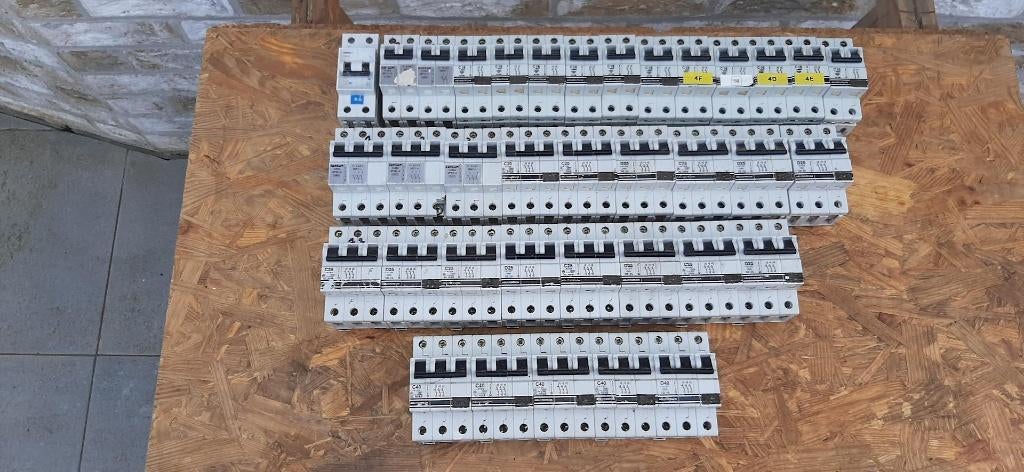 fusibles, disjoncteurs, fusible, + diff 16A 20A 25A 40A 63A, Bricolage & Construction, Enlèvement ou Envoi