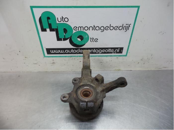 Fusee rechts-voor van een Nissan Kubistar (Kubistar 03-), Auto-onderdelen, Gebruikt, -, -, Ophalen of Verzenden