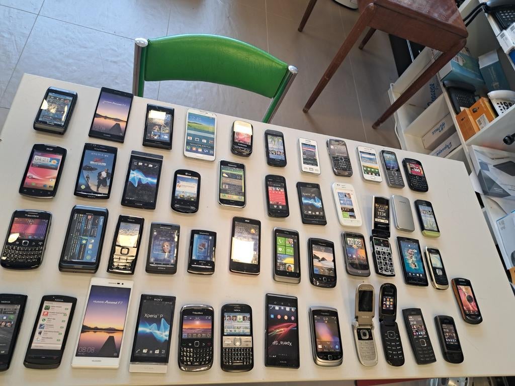 VALSE MOBIELE TELEFOONS. VEEL, Ophalen