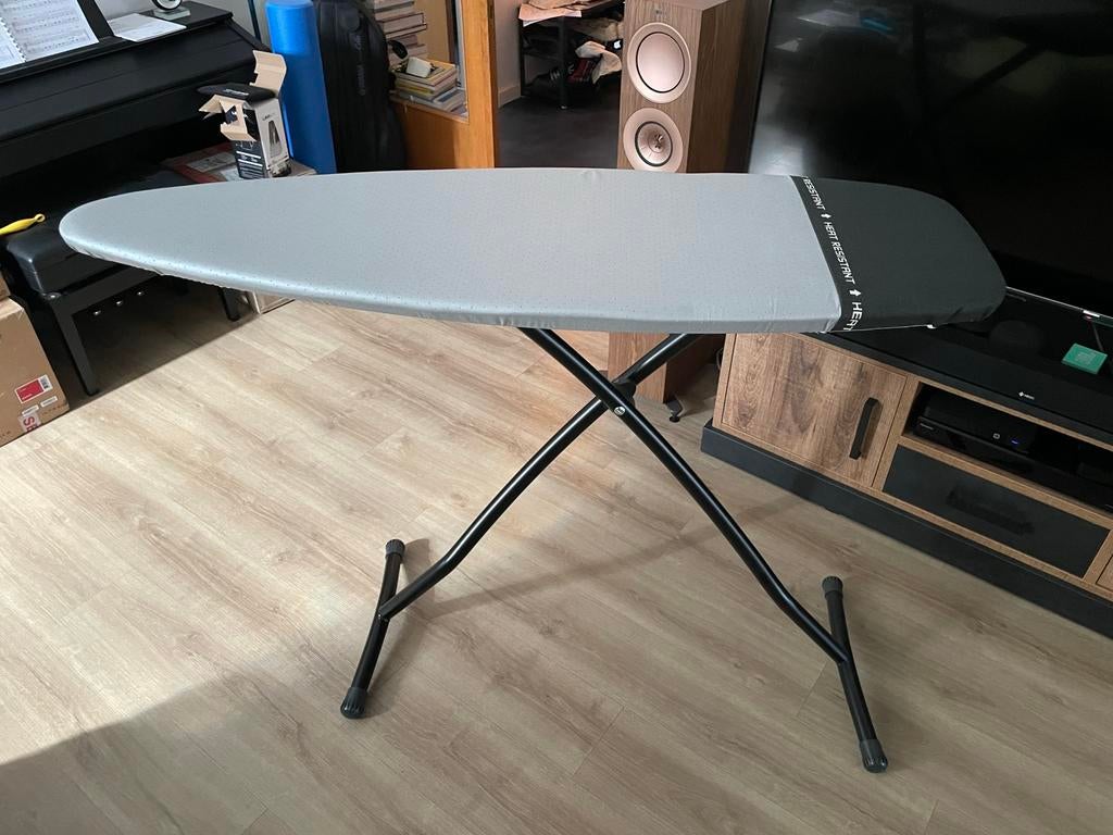 Brabantia strijkplank nieuw te koop, Elektronische apparatuur, Strijkijzers en Strijkplanken, Ophalen, Zo goed als nieuw