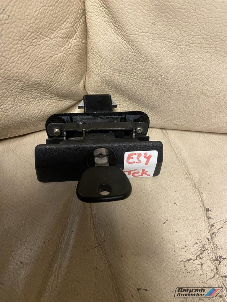 Bmw E34 dashboardkastje slot / hendel Met sleutel 5-serie, Auto-onderdelen, Gebruikt, -, -, Ophalen of Verzenden