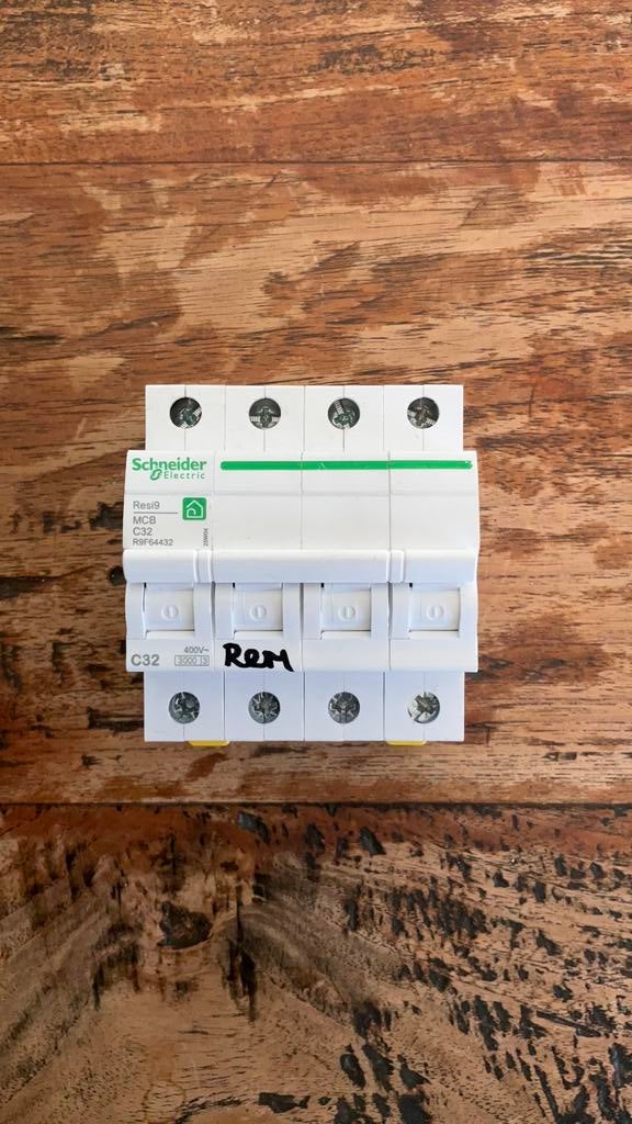 Schneider Resi9 modulaire automaat 32A 400V, Enlèvement ou Envoi, Comme neuf