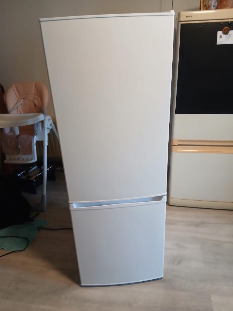Frigo, Electroménager, Comme neuf, 45 à 60 cm, 100 à 150 litres, Avec congélateur séparé