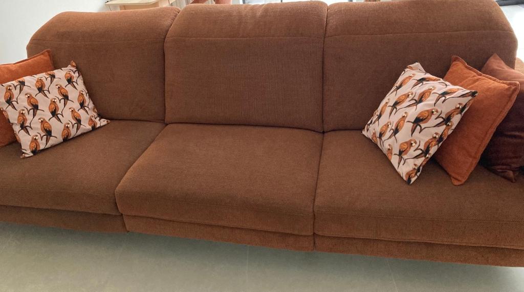 Cognac de salon 3 places en bon état - non fumé -, Maison & Meubles, 250 à 300 cm, Banc droit, Comme neuf, Enlèvement