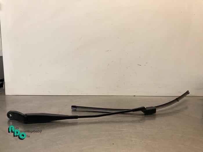 Bras essuie-glace avant d'un Peugeot 208 (208 12-), Autos : Pièces & Accessoires, Vitres & Accessoires, Peugeot, Utilisé, 3 mois de garantie