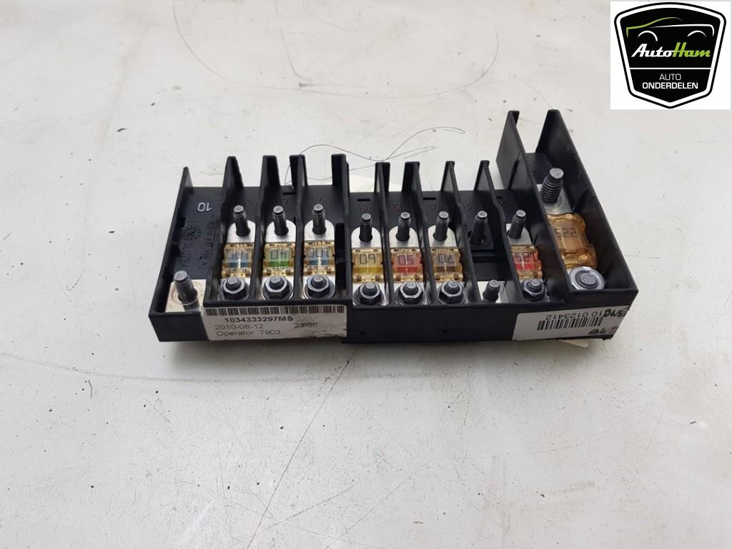 BOITIER FUSIBLES Volkswagen Transporter T5 (01-2003/08-2015), Utilisé, Volkswagen