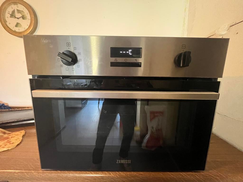 Four à micro-ondes Zanussi, Electroménager, Encastré, Comme neuf, Enlèvement, 45 à 60 cm