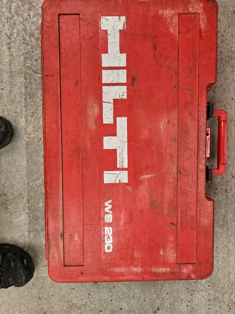 Meuleuse HILTI WS230, Enlèvement, Utilisé, 1000 watts ou plus, Meuleuse droite