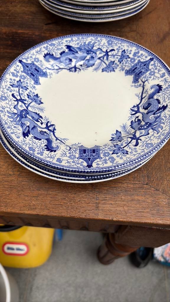 4 dessertborden dragon, Enlèvement