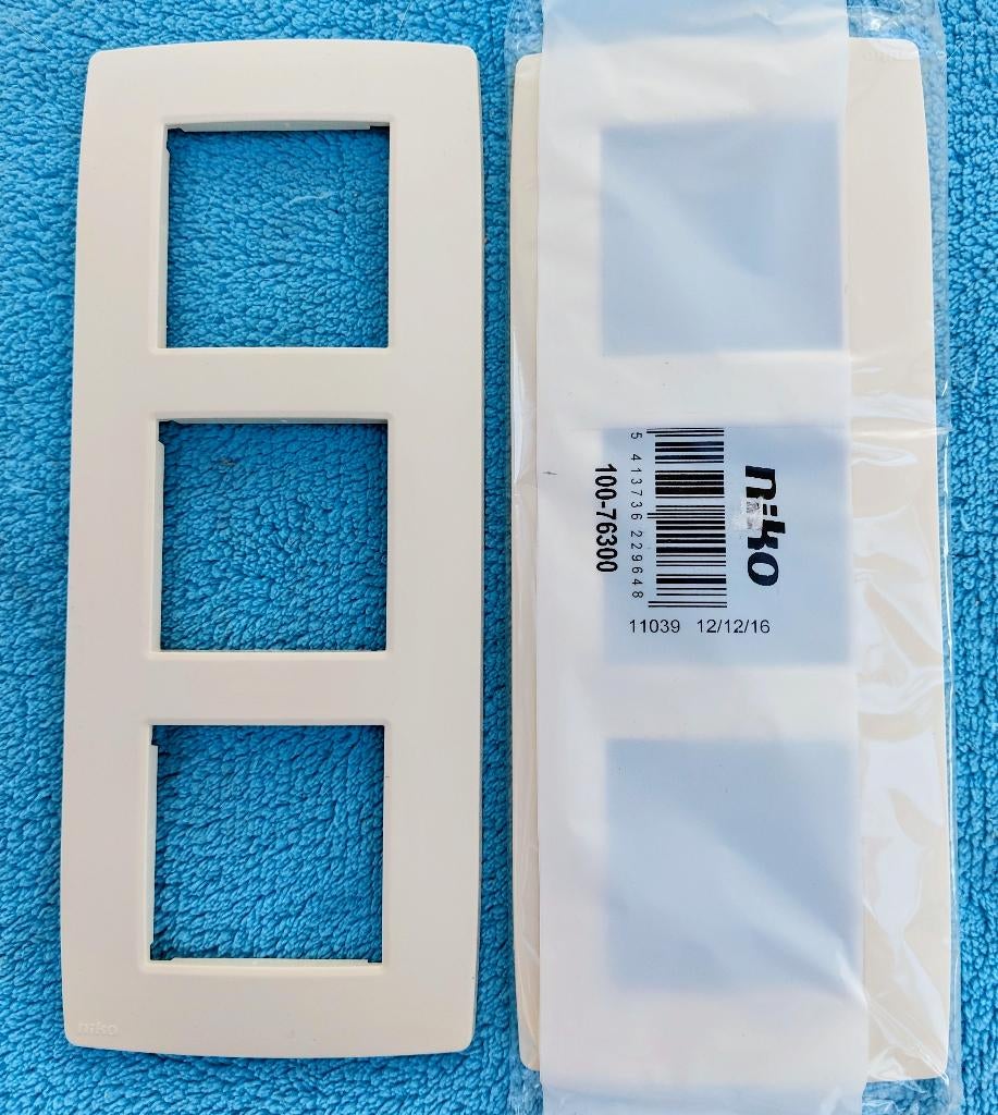 Afdekplaatjes  Niko 3-voudig verticaal., Enlèvement ou Envoi, Neuf, Autres types