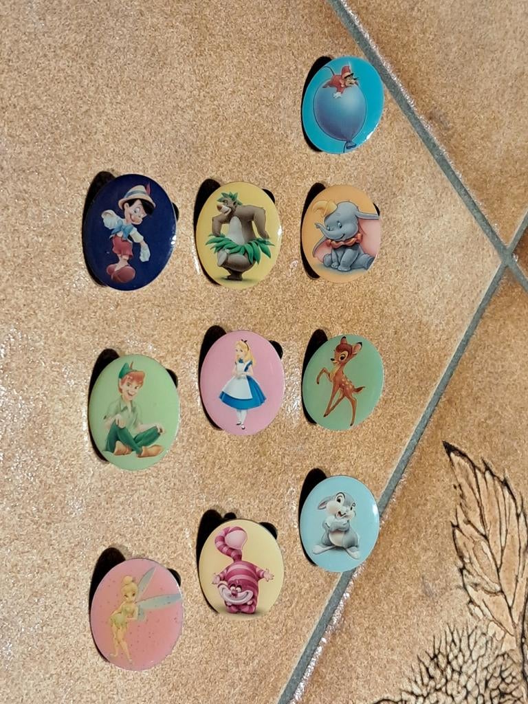 Set van 10 Disney Pixar-pinnen, Verzamelen, Ophalen of Verzenden, Zo goed als nieuw, Overige onderwerpen, Speldje of Pin