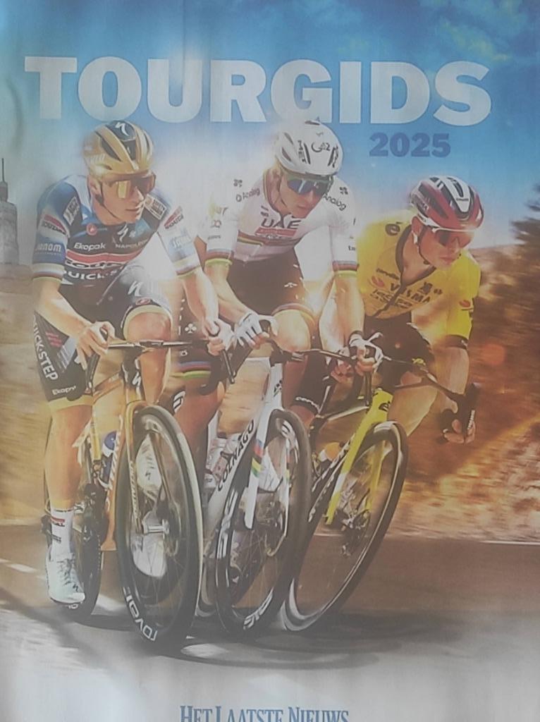 TOUR 2025  > Tourgids> inhoud > zie foto's voor alle inhoud., Ophalen of Verzenden, Nieuw, Sport en Vrije tijd