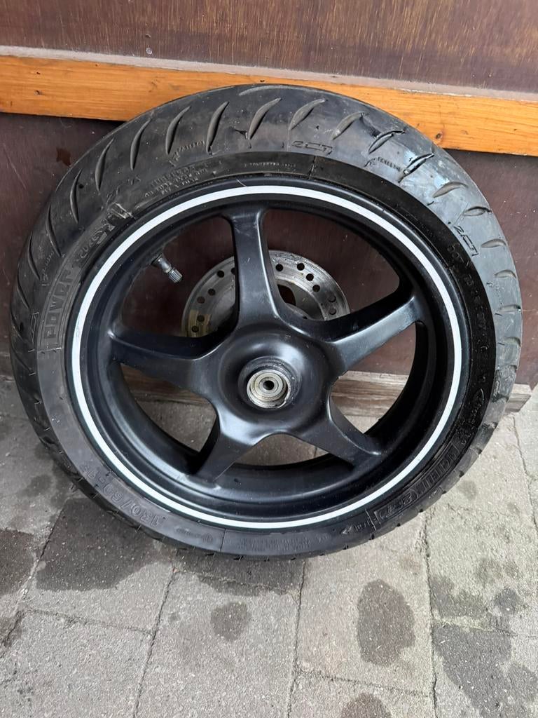 Yamaha Aerox 13 Inch voorvelg NAKED Michelin Band, Fietsen en Brommers, Ophalen, Zo goed als nieuw