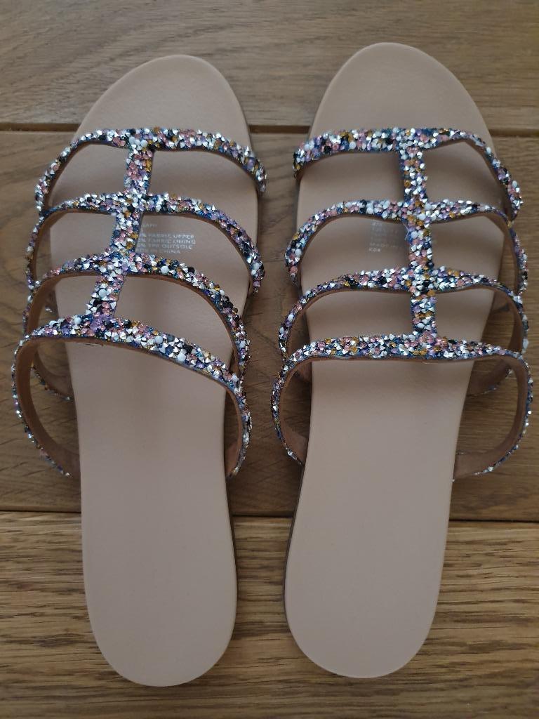 Slippers - maat 39 (Nieuw), Enlèvement ou Envoi, Neuf, Sandales de bain