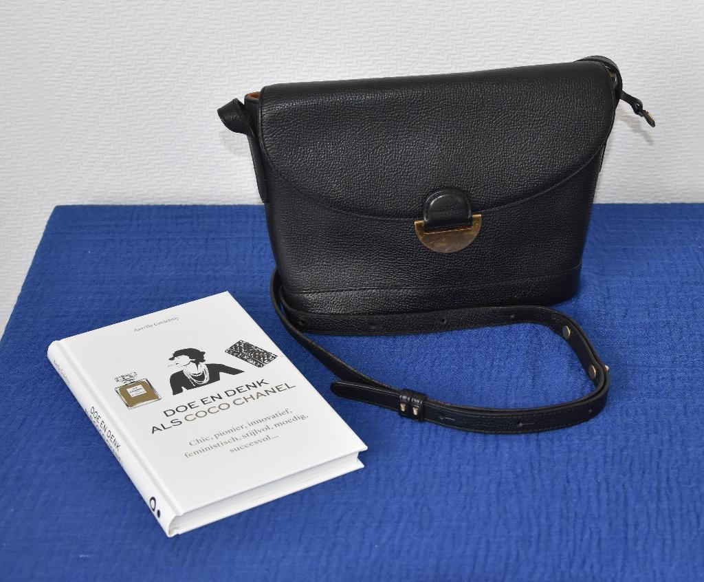 Delvaux Crossbody in zwart leer, Enlèvement ou Envoi, Utilisé, Noir, Sac à bandoulière