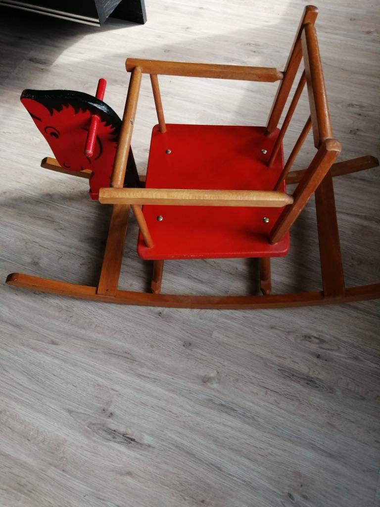 Houten schommelpaard, Ophalen, Zo goed als nieuw, Rij- of Hobbelspeelgoed