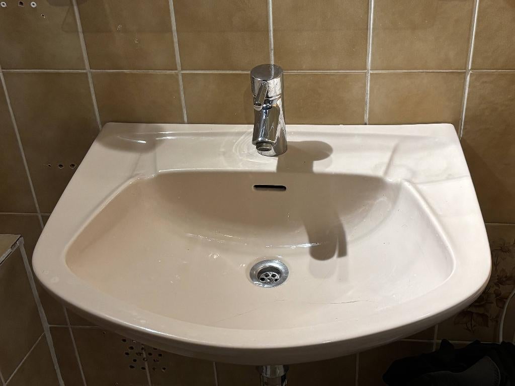 Wastafel/ kraan (gratis), Doe-het-zelf en Bouw, Sanitair, Gebruikt, Kraan, Chroom, Steen, Ophalen