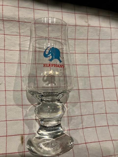 VERRE CARLSBERG ÉLÉPHANT 33 CL H : 23 CM, Collections, Enlèvement ou Envoi, Comme neuf, Verre à bière