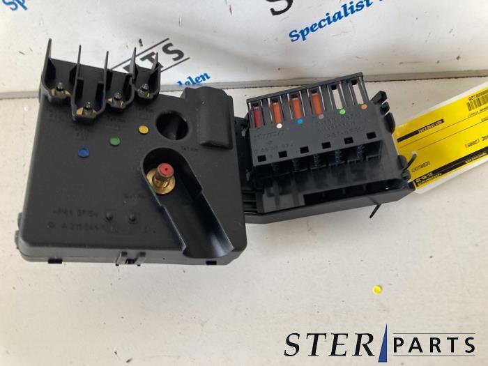 Zekeringkast van een Mercedes E-Klasse, Auto-onderdelen, Elektronica en Kabels, Mercedes-Benz, Gebruikt, 3 maanden garantie, Ophalen of Verzenden