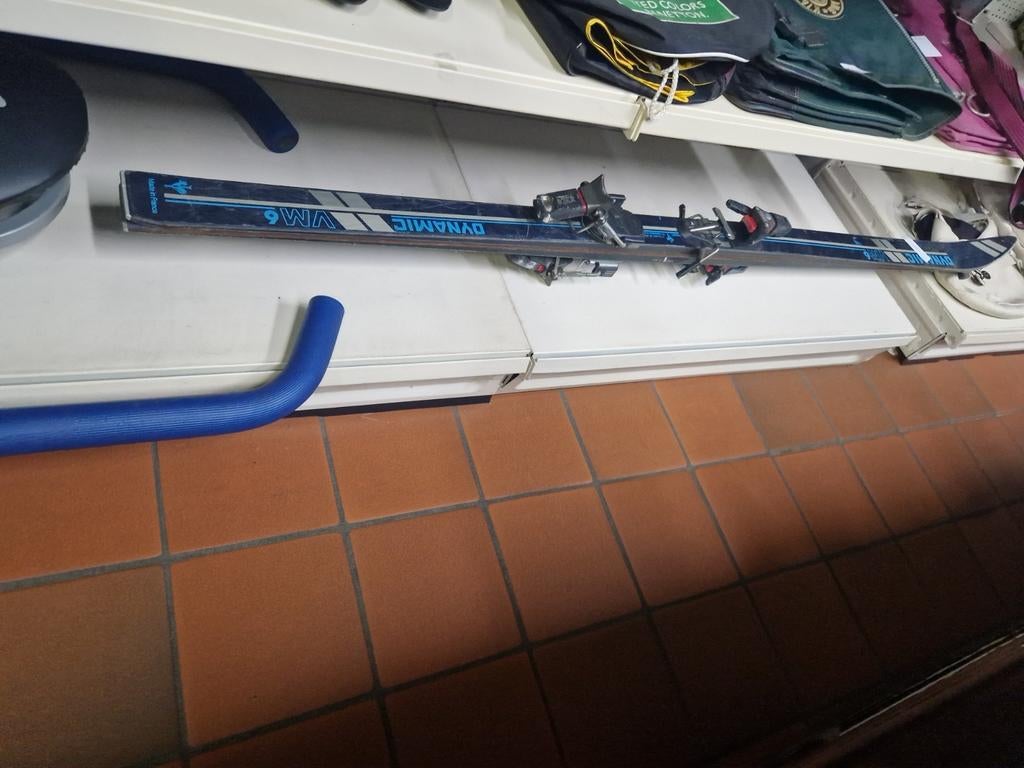 skimateriaal, fitnesstoestel, zakken voor kleren en schoenen, Ophalen