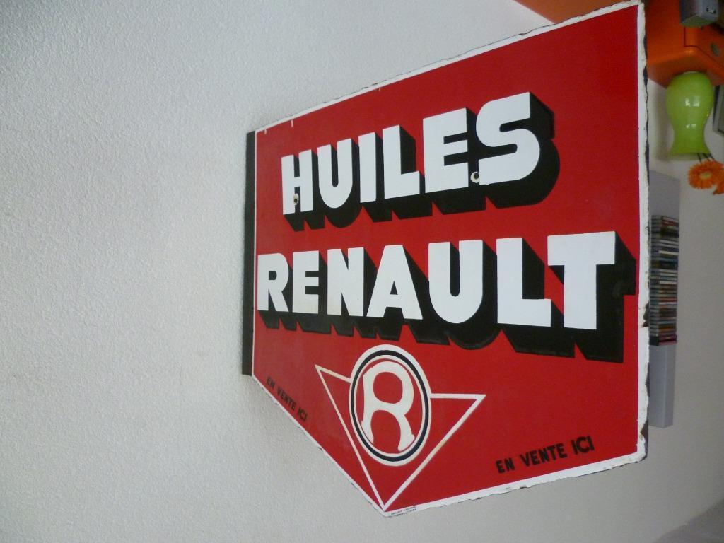 PLAQUE EMAILLE"HUILES RENAULT EN VENTE ICI"DES ANNÉES 1950, Collections, Enlèvement ou Envoi, Utilisé, Panneau publicitaire