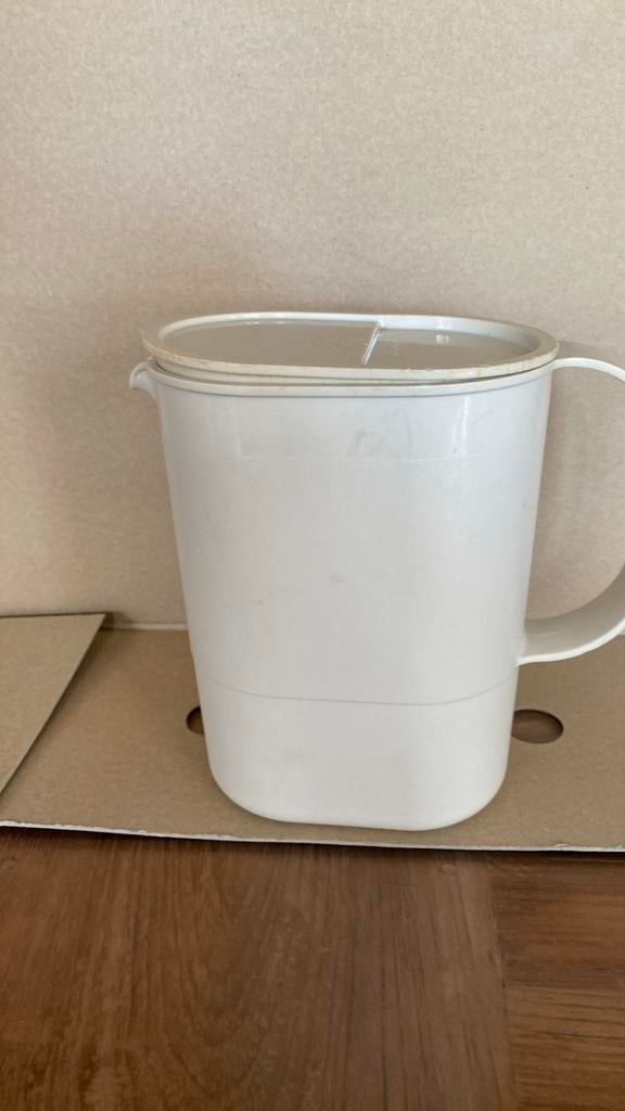 Tupperware vintage schenkkan met deksel, Huis en Inrichting, Keuken | Tupperware, Ophalen, Gebruikt