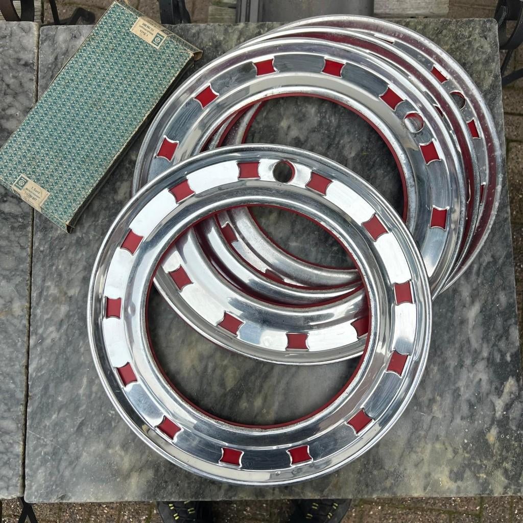 VW Beauty ring 15’’ accessoire 5x205 rode inleg, Auto diversen, Auto-accessoires, Gebruikt, Ophalen of Verzenden