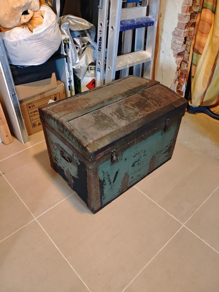 Oude kist, Enlèvement