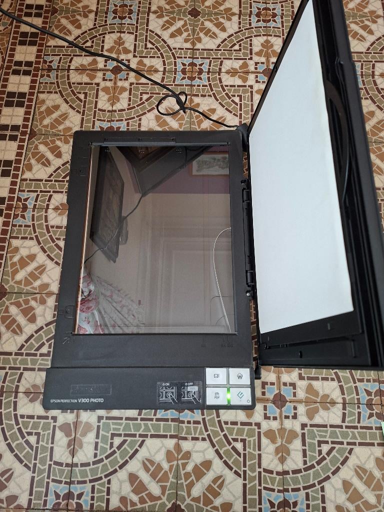 Scanner Epson Perfection V300 PHOTO, Informatique & Logiciels, Enlèvement ou Envoi, Utilisé, Scanner de documents