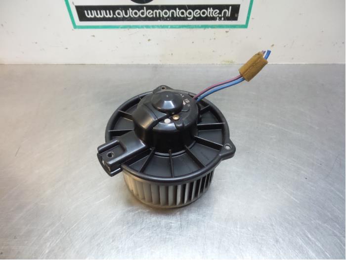 Kachel Ventilatiemotor van een Toyota Yaris (Yaris 1 00-), Gebruikt, -, -, Ophalen of Verzenden