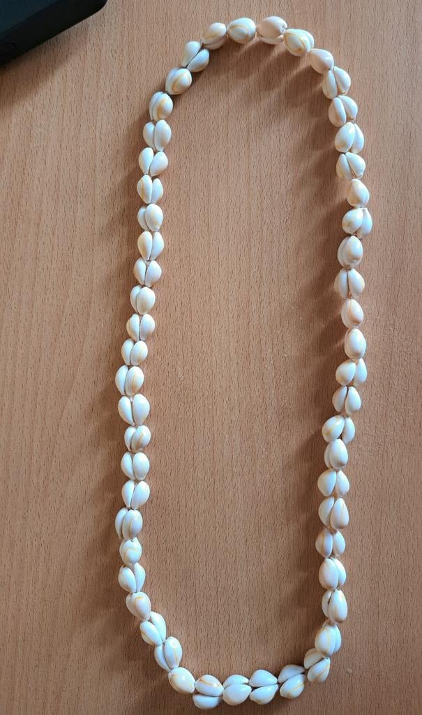 Collier Cauris coquillage comme neuf!, Enlèvement ou Envoi, Comme neuf, Beige, Pierre ou Minéral