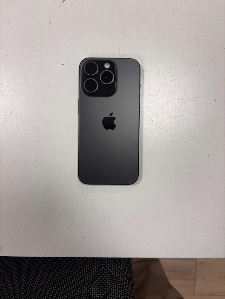 Iphone 15 pro 128gb black titanium, Télécoms, Téléphonie mobile | Apple iPhone, Avec simlock (verrouillage SIM), 128 GB, 86 %