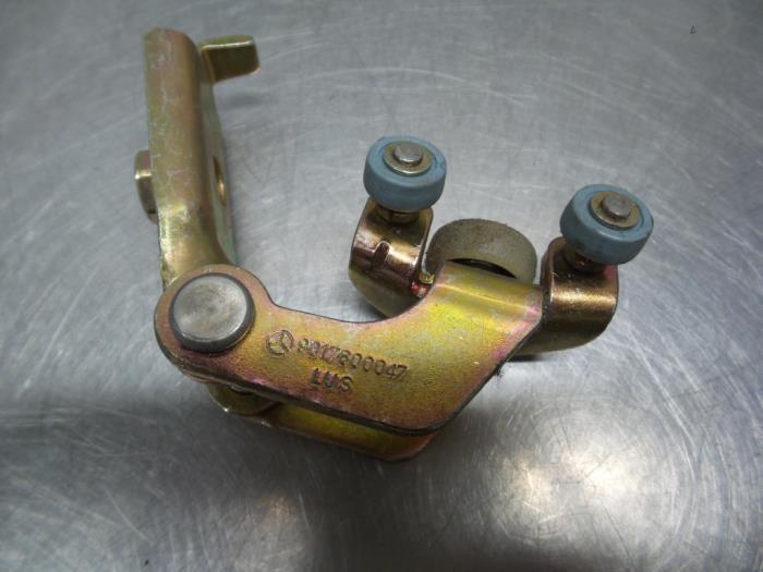 Schuifdeurrol rechts van een Mercedes Sprinter (Sprinter 00-, Gebruikt, -, -, Ophalen of Verzenden