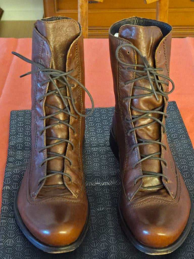 Bottes comme neuves, taille 41/42 de la marque Vera Cuiro, Bottes, Enlèvement ou Envoi, Vero Cuiro hand made, Comme neuf