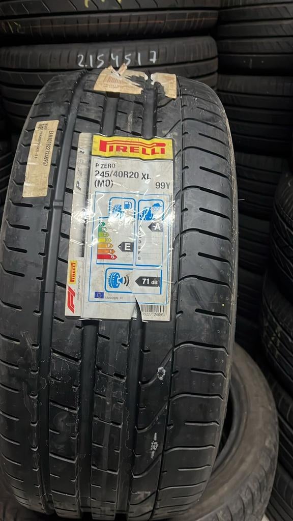 24540r20 245 40 r20 245/40/20 pirelli Nouveau avec montage, Autos : Pièces & Accessoires, Commande