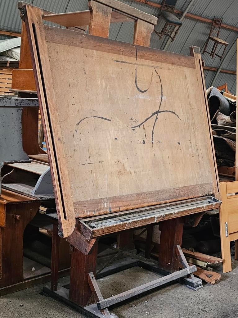 Ancienne table d'architecte, dessinateur, artiste, Enlèvement