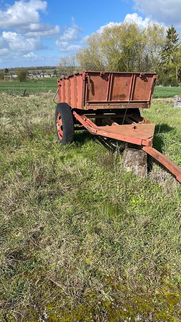 Petit chariot basculant, Ophalen, Gebruikt