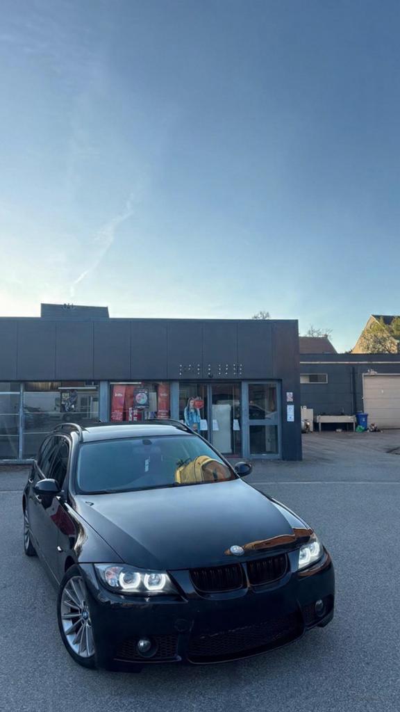 BMW 320i Touring M-Pack Automaat FULLOPTION €4850 Gekeurd!, Auto's, Automaat, Achterwielaandrijving, Zwart, Zwart